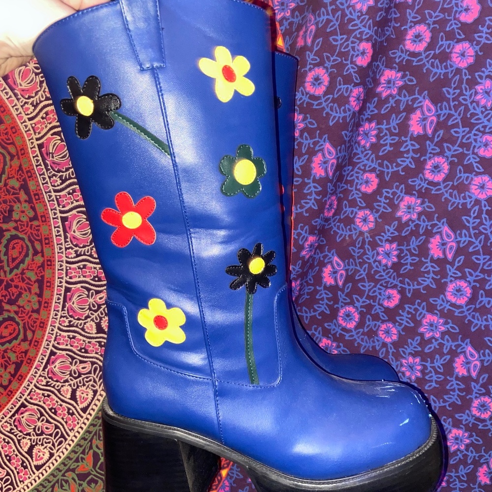 DELIAS darling daughter platform cowgirl boots